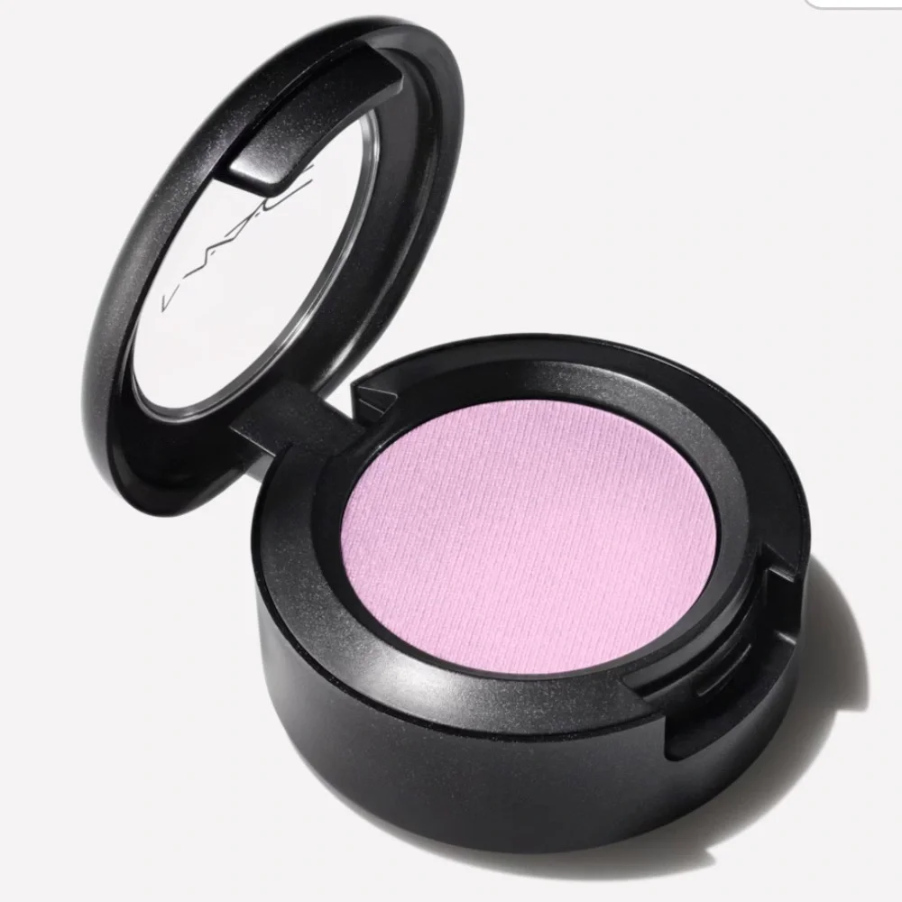 MAC #Humblebrag Lilac Frost Eye Shadow Icy Violet Purple Humblebrag